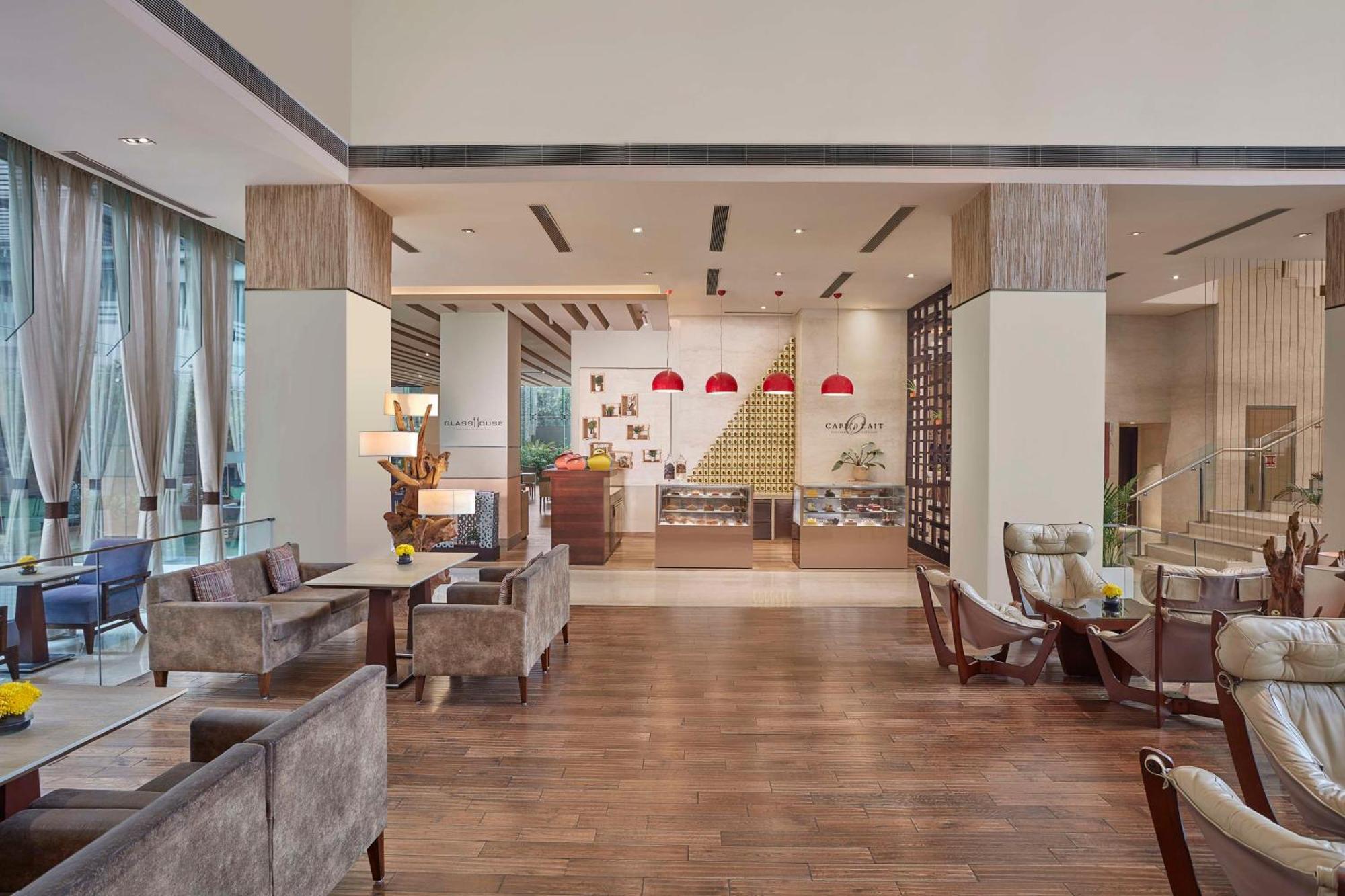 Doubletree By Hilton Gurugram Baani Square Hotel Gurgaon Exterior photo